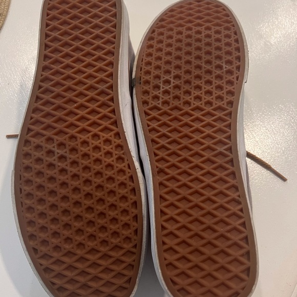 Vans - Picture 3 of 4